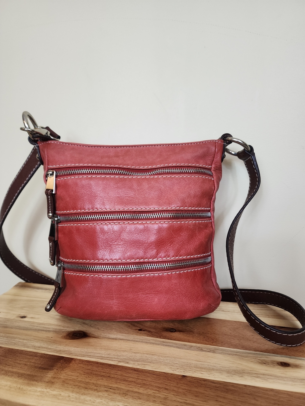 Danier Genuine Leather Crossbody Organizer Bag Red Brown Floral Lining Multi Zip